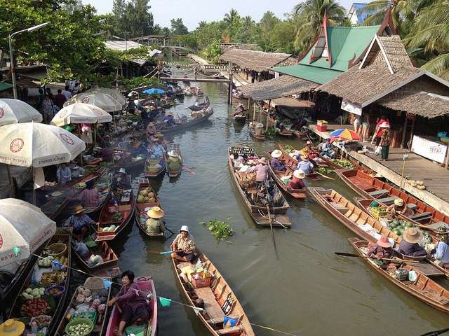 Bangkok water market is one of the best tourist places in Bangkok