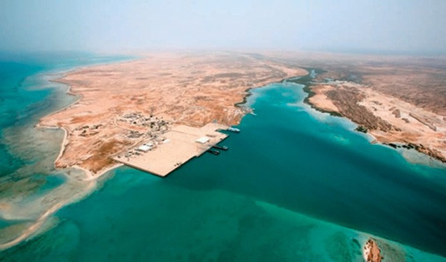 Ras Al Qarn Beach on Forsan Island