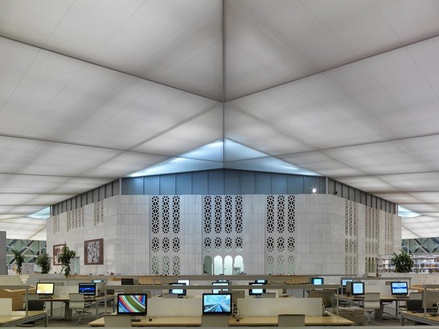 The digital library in the King Fahd National Library