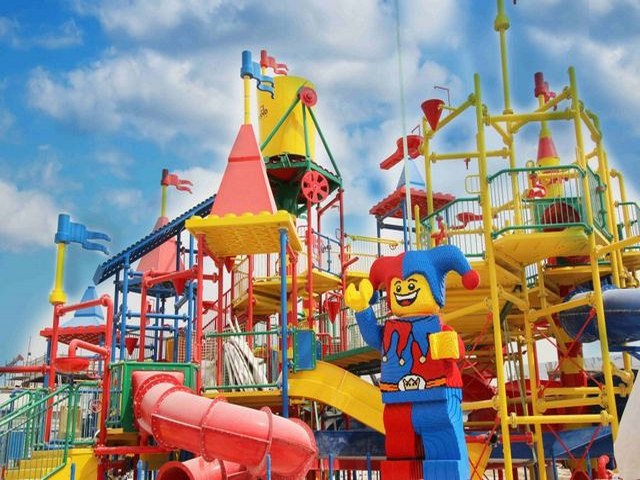 Water Splash is one of the best tourist places in Riyadh for families