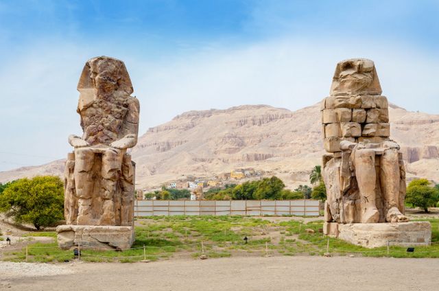 Memnon statue