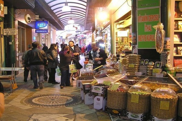 The popular market in Izmit