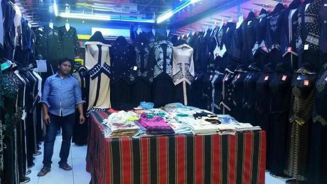 Salem abayas market is one of the cheapest in Ajman
