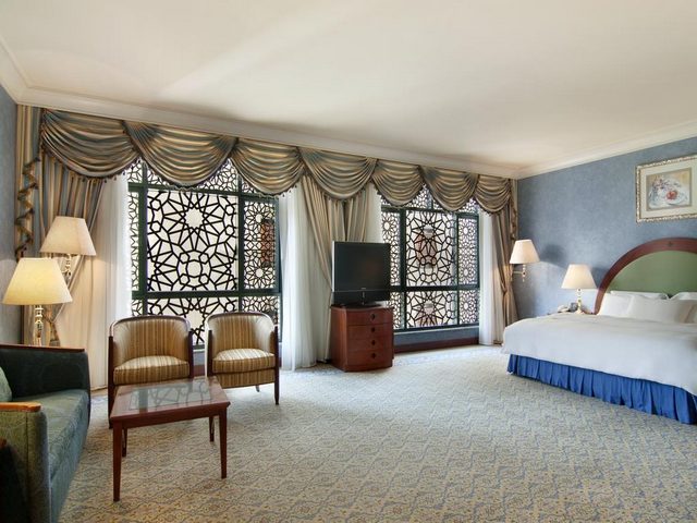1581355382 305 A report on the Hilton Madinah Hotel - A report on the Hilton Madinah Hotel