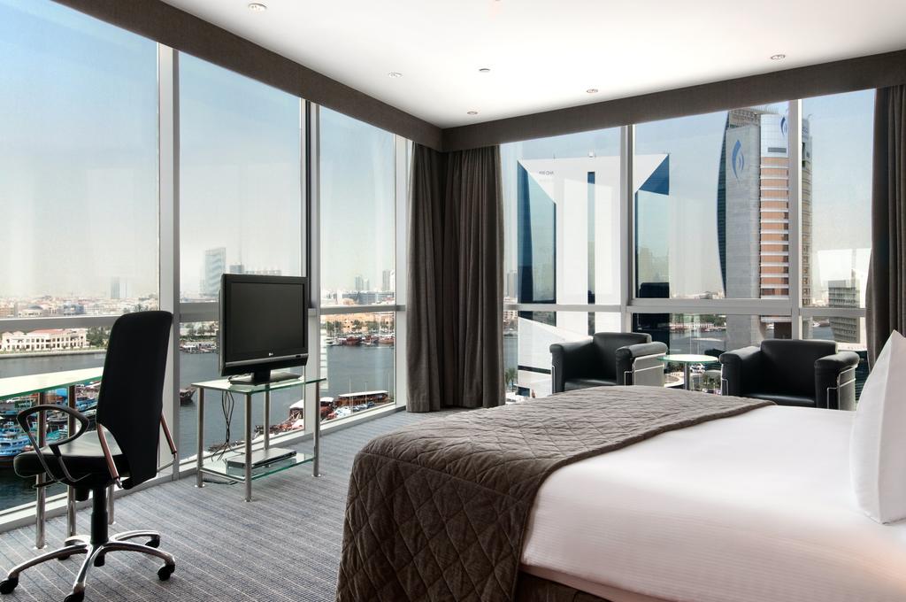Hilton Dubai Creek Hotel