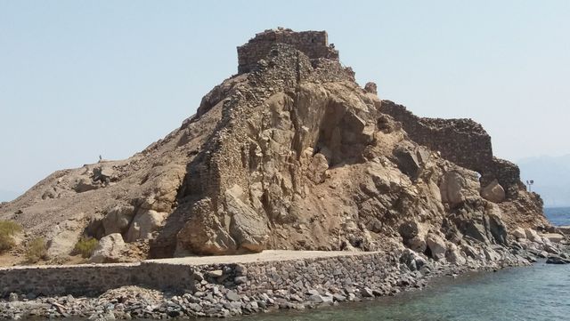 Working hours in Salah El-Din Taba castle