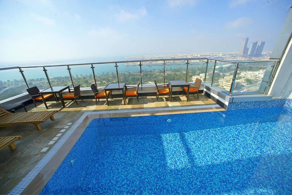 Ramada Abu Dhabi Corniche Hotel