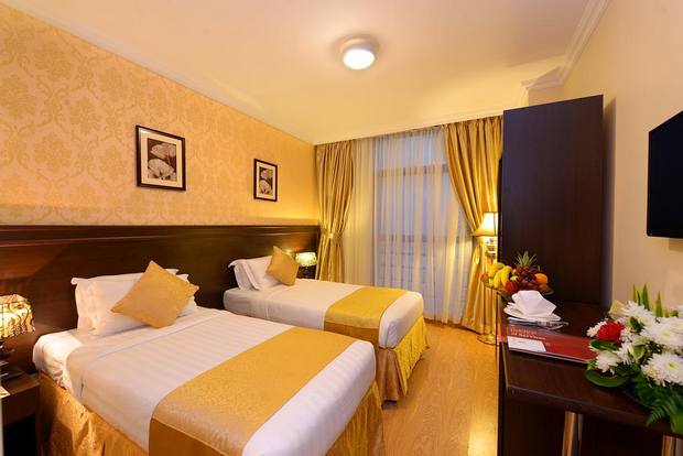    The Jawar Al Saqifa Hotel Madinah is a good choice and offers various facilities