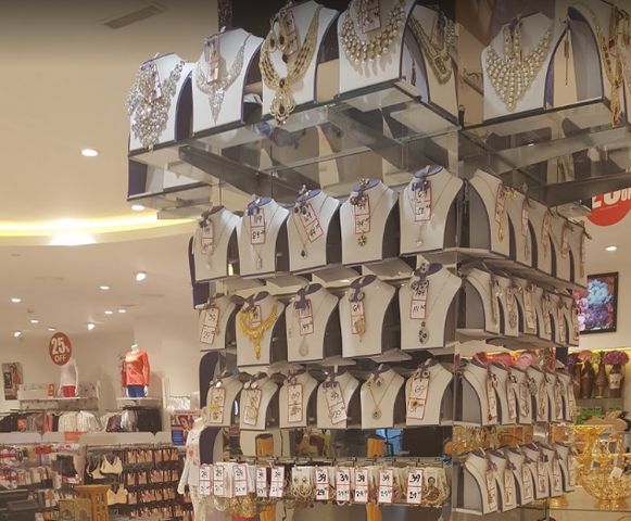 Remal Al Ain Mall stores in the Emirates