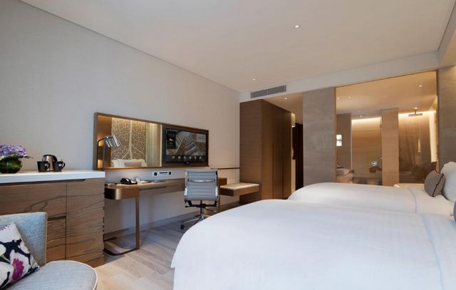 Those looking for an upscale stay in Dubai Rotana Dubai chain of hotels are the best choice