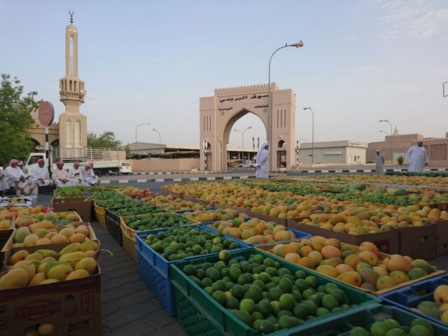 Al Buraimi Market for seasonal products