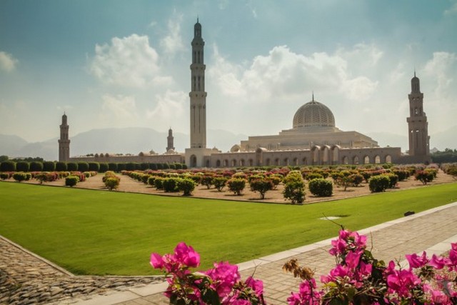 1581379888 164 The best 5 activities when visiting Sultan Qaboos Mosque in - The best 5 activities when visiting Sultan Qaboos Mosque in Sohar