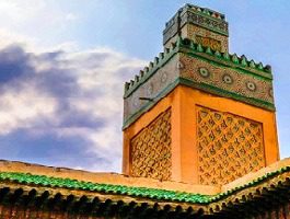 Where is the city of Fez and the distances between it and the most important cities of Morocco?