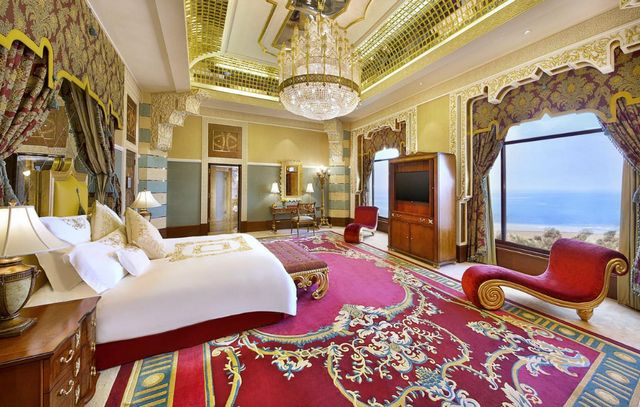 The best Jeddah Corniche Hotel according to the reviews of Arab visitors for the level of services provided