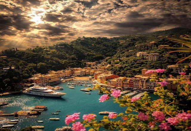Where is Portofino located and what are the most important cities near Portofino