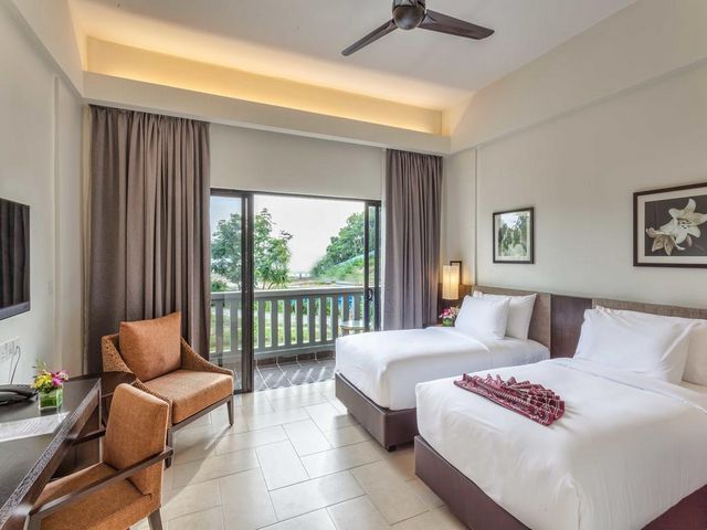 Most of the rooms in Langkawi hotels by the sea feature spacious accommodations