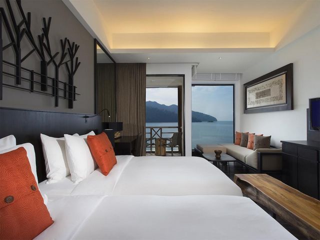 One of the most beautiful recreational options is staying at Langkawi hotels overlooking the sea