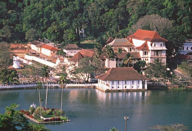 Where is Kandy located and what are the most important cities near Kandy