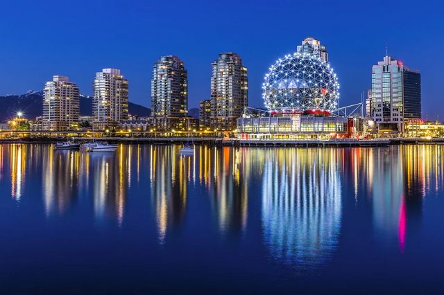 Where is Vancouver and what are the most important cities near Vancouver
