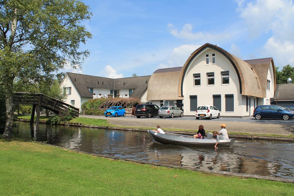 Where is Giethoorn Netherlands?