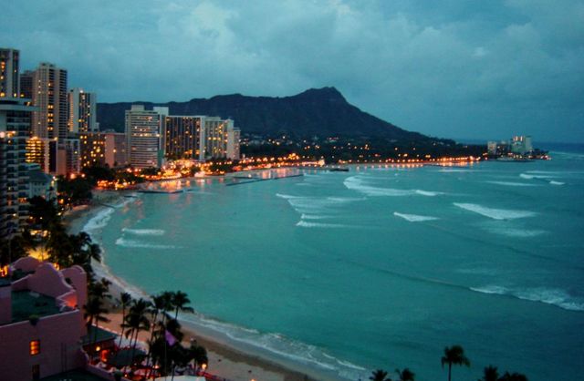 Where is Hawaii located and what are the most important cities near Hawaii