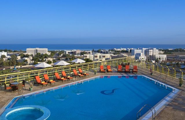Muscat hotels with a private pool