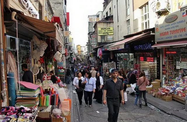 1581393128 713 The 5 best activities when visiting Beyazit Istanbul Street - The 5 best activities when visiting Beyazit Istanbul Street