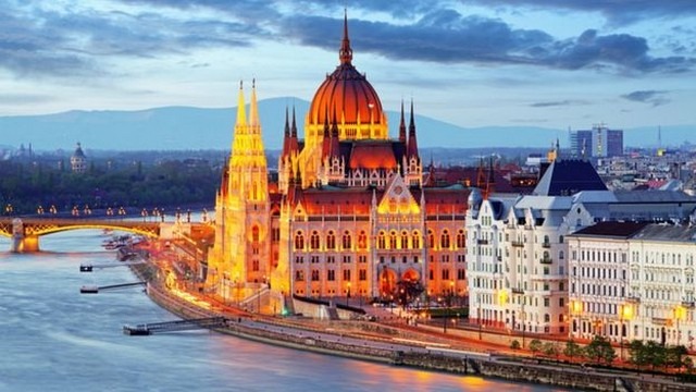 1581393729 461 10 cities not to miss when traveling to Europe - 10 cities not to miss when traveling to Europe