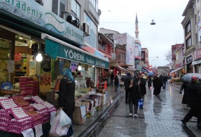 Street dresses in Istanbul