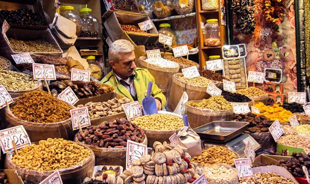1581394278 394 The 8 best proven Istanbul bazaars that we recommend to - The 8 best proven Istanbul bazaars that we recommend to visit