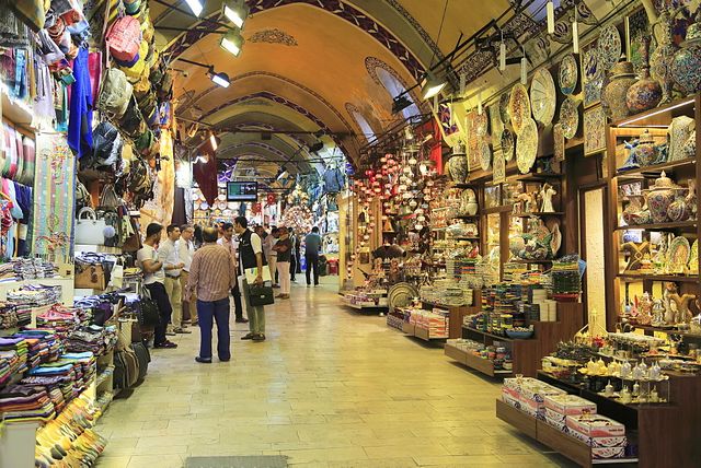 1581395608 540 The best 8 activities when visiting Beyazit Istanbul market - The best 8 activities when visiting Beyazit Istanbul market