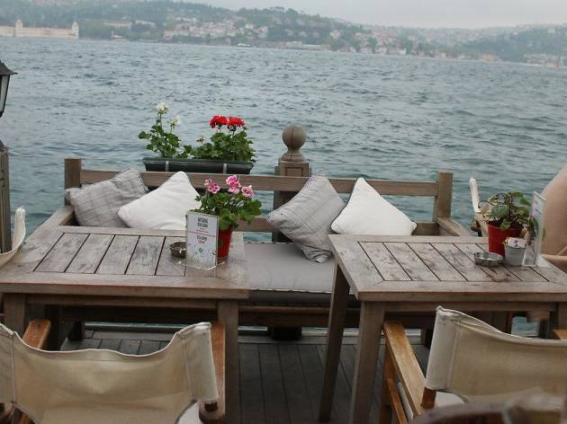 1581395649 952 The best 4 of Istanbul cafes on the sea are - The best 4 of Istanbul cafes on the sea are recommended