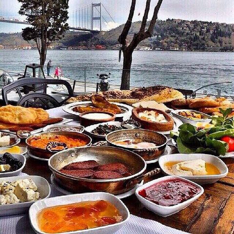 Istanbul restaurants by the sea