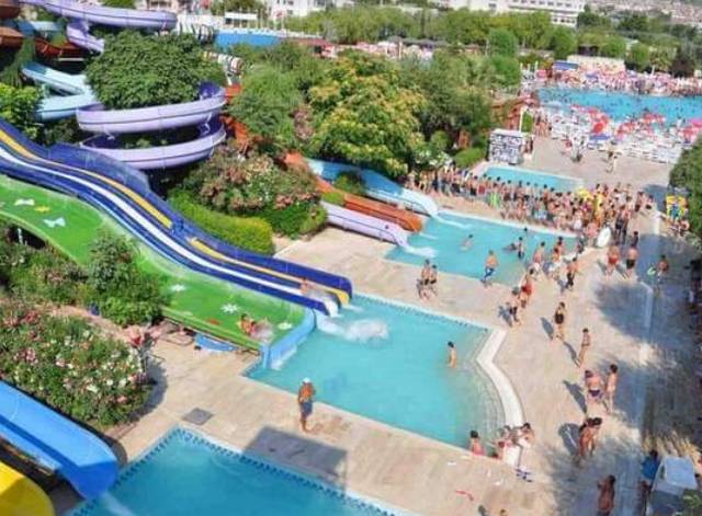 Istanbul water park