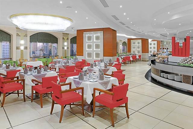 There are 3 dining options available in Makkah Millennium Towers.
