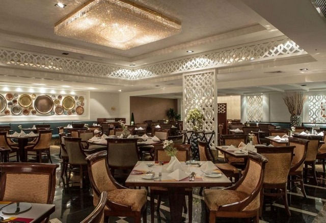 Retaj Al Bayt Suites Hotel has one restaurant serving international food.