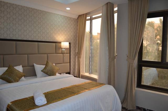 Booking apartments in Jeddah may be difficult for tourists, so we advise you to stay in the hotel 