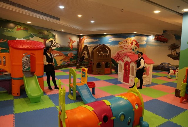 Violet Makkah Hotel includes a games room for children.
