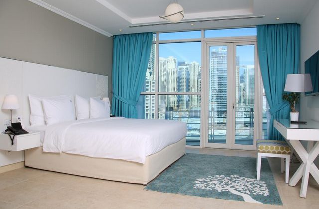 Dubai hotels by the sea