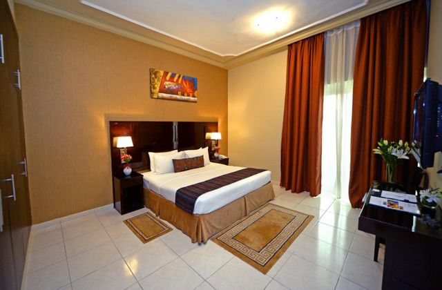 Emirates Stars Hotel Apartments Dubai is a good option if you want to get the best prices for apartments in Dubai for rent with a comfortable stay.