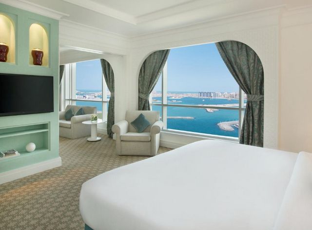 The most luxurious hotels for Dubai honeymoon according to the recommendations of Arab visitors