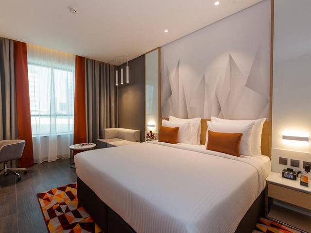 Flora Inn Dubai Hotel boasts units with a charming view compared to a hotel in Dubai Airport 