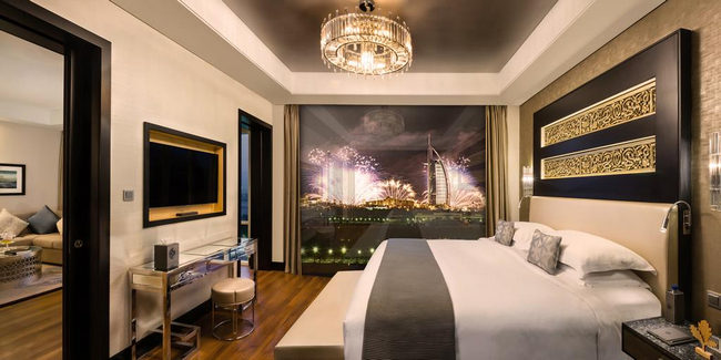 Rooms in a hotel near the Emirates Mall equipped with the latest devices with a breathtaking view 