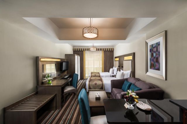 The Savoy Hotel Bur Dubai offers modern rooms with decors