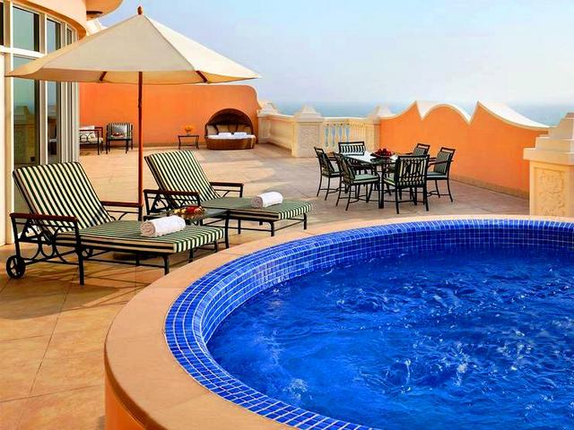 Staying in the best resort in Dubai is an unforgettable experience