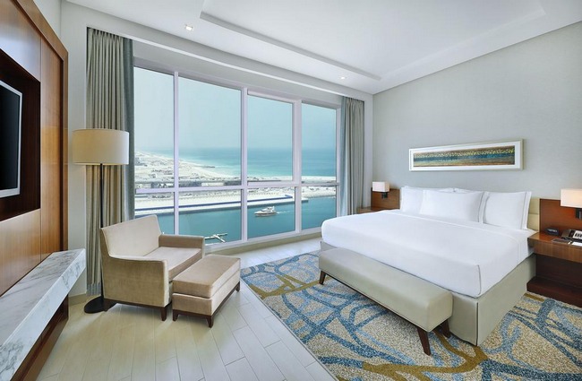 Rooms at the DoubleTree by Hilton Hotel Dubai with large windows