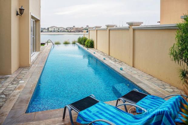 Dream Inn Dubai Villa features a private pool.