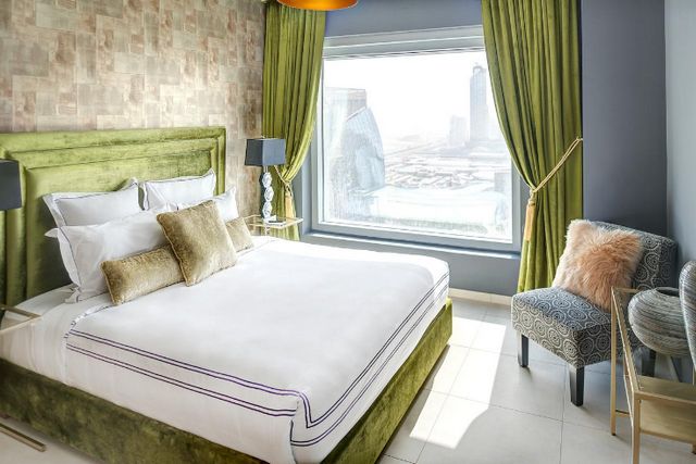 Dream Inn Dubai rooms have bright colors and exquisite décor