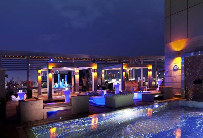 The Radisson Blu Hotel, Dubai Media City has many facilities