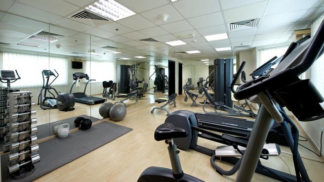 At Time Crystal Hotel Apartments Dubai there is an equipped gymnasium.